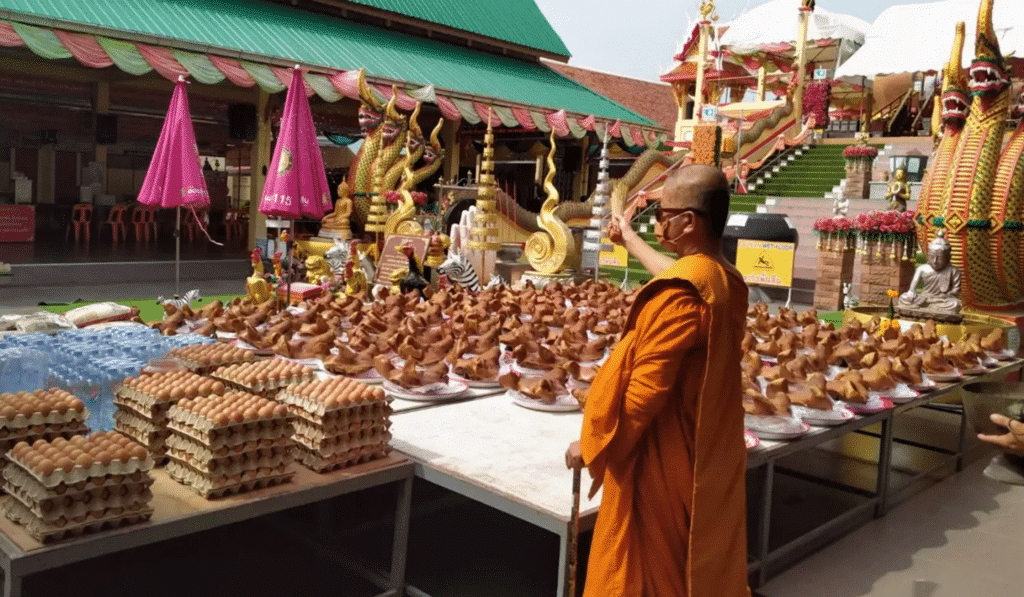 หลวงพ่อสมหวังให้โชค