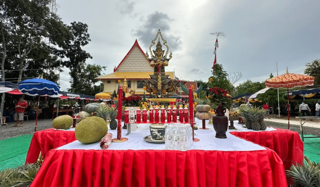 ร่วมพิธีเบิกเนตร