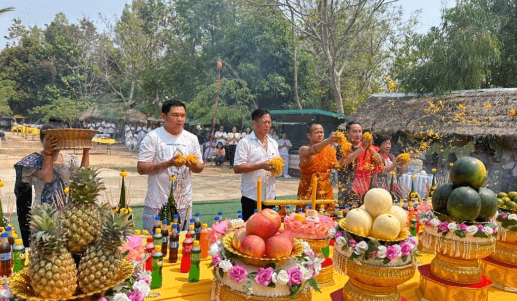 ร่วมพิธีเบิกเนตร