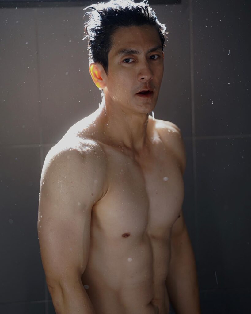 ติ๊ก เจษฎาภรณ์ เผยภาพ