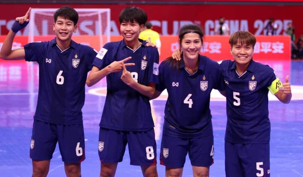ทีมชาติไทย พบ ฮ่องกง