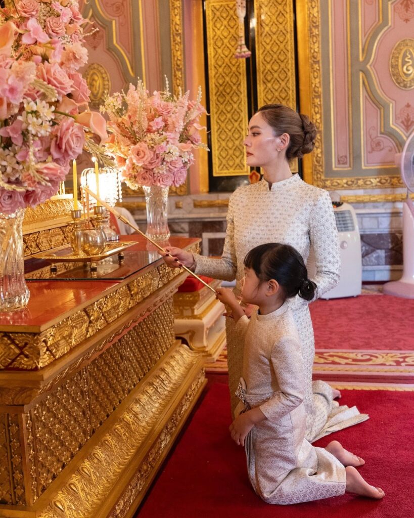 เจนี่ ละทางโลก