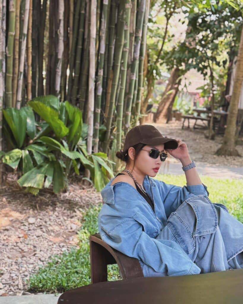 จี๋ คบกับ มาดามเมนี่