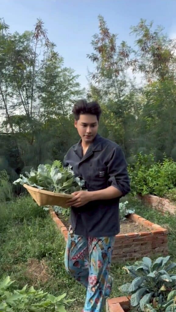 เปิดสวน เพ็ชร ฐกฤต