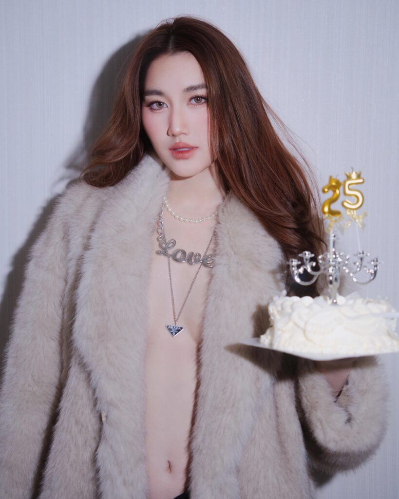 เบสท์ รักษ์วนีย์ ฉลอง
