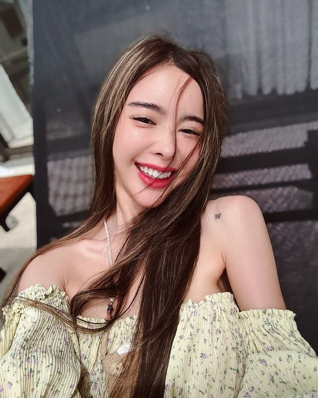 ไอซ์ ปรีชญา อยู่ในชุด