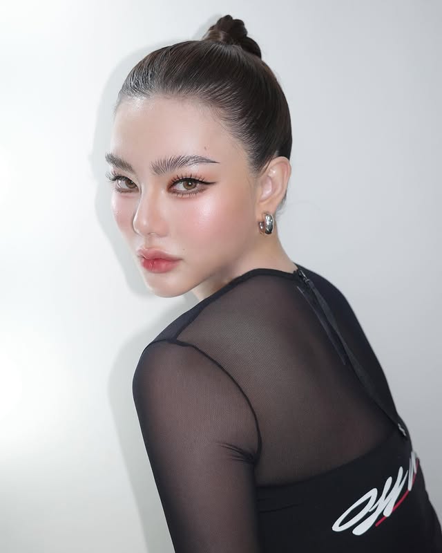 ดิว อริสรา ไม่กลับไทย
