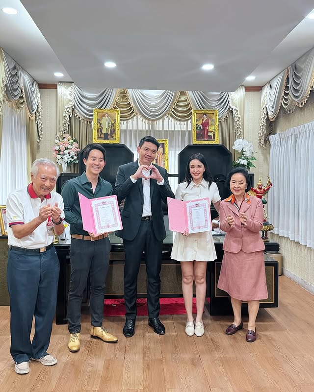 เบนซ์ ปุณยาพร ควงสามี