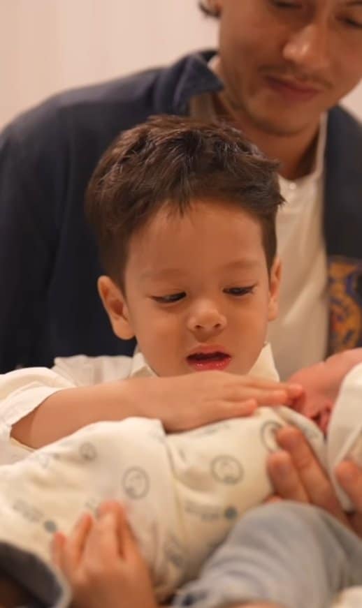 ปุ้มปุ้ย เพิ่งออก