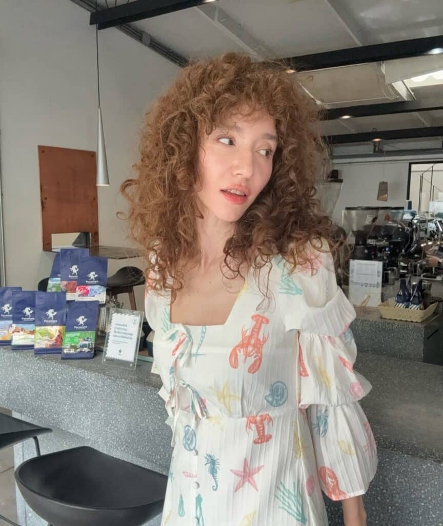 คลาวเดีย วูบล้มหัวฟาด