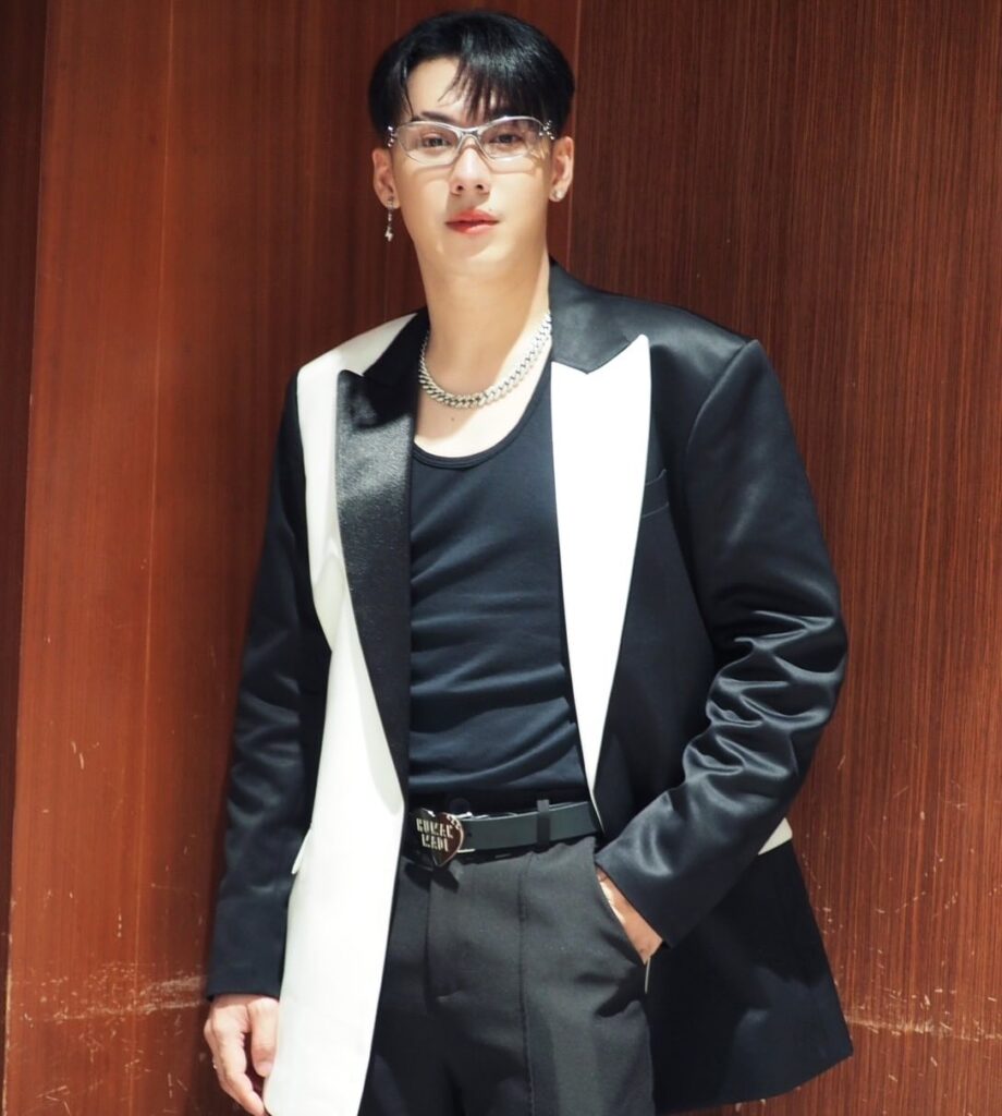ตั้ม วราวุธ พ่อพระ
