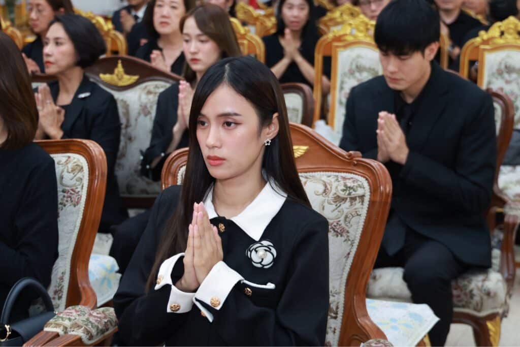 หน่อง ธนา กอดปลอบ