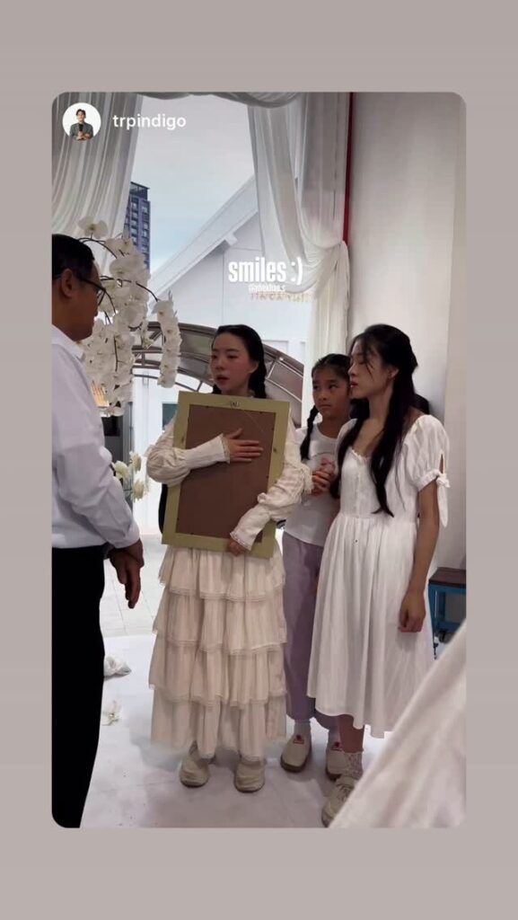 นนกุล ลอยเถ้าอัฐิคุณแม่