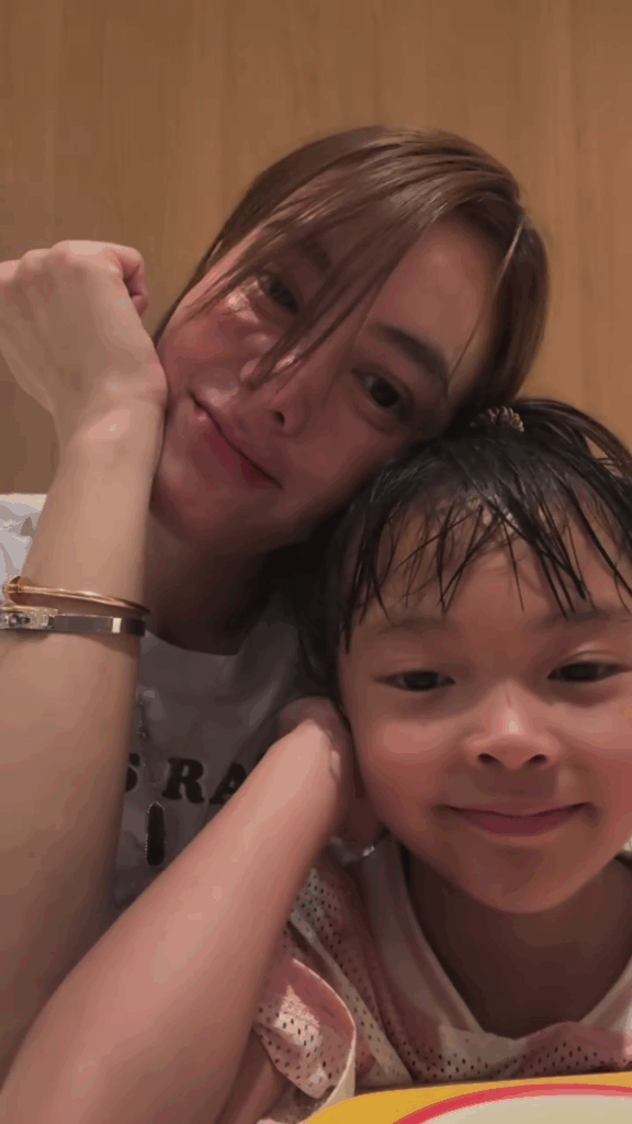 โมเมนต์แม่ลูก เจนี่