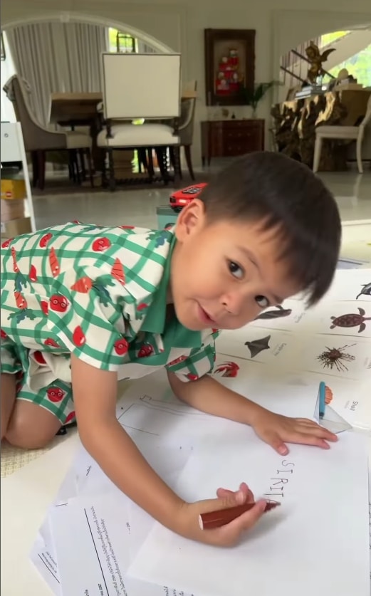 น้องกวิณท์ หัดเขียน