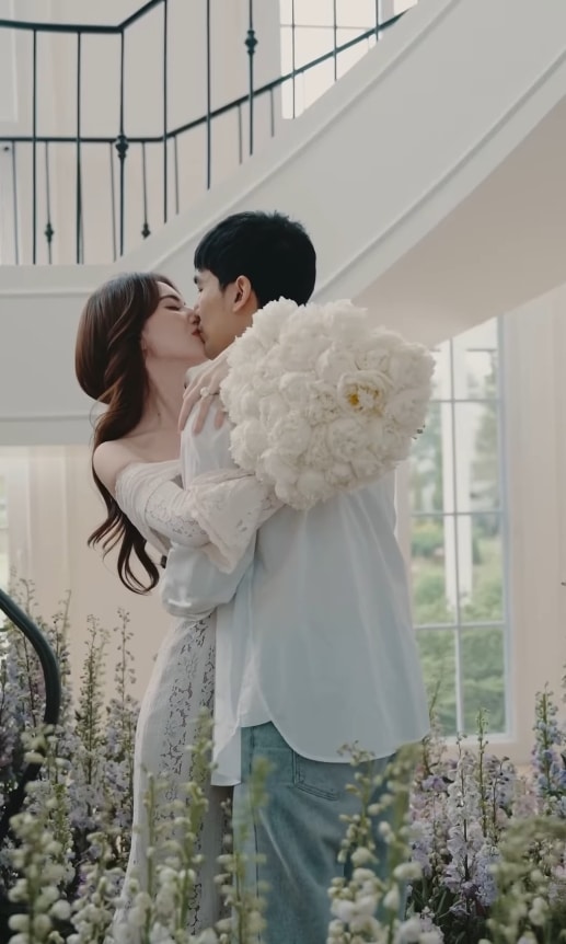 ใหม่ เต๋อ เปิดภาพ