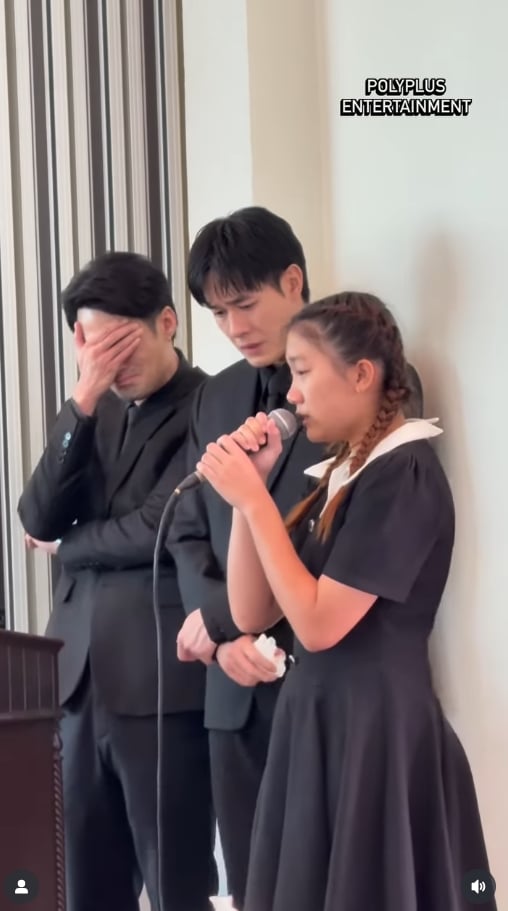 น้องวันใหม่ ร้องเพลง