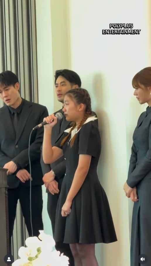 น้องวันใหม่ ร้องเพลง