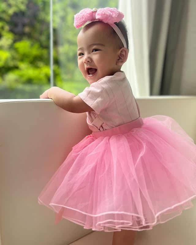 น้องเรเน่ ใส่กระโปรง