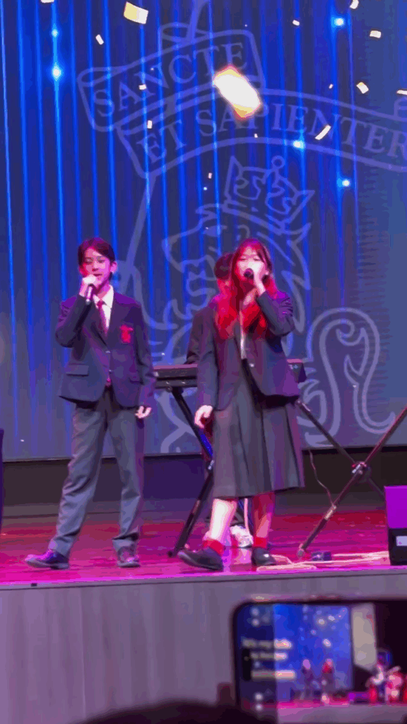 น้องวันใหม่ ร้องเพลง