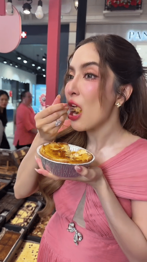 ชัดเจน พิ้งกี้ สาวิกา