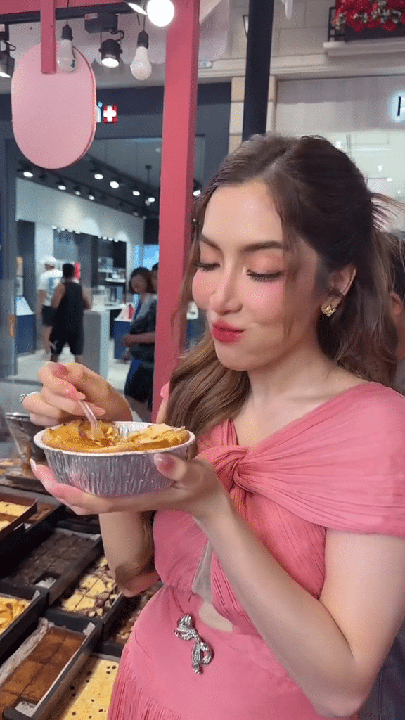 ชัดเจน พิ้งกี้ สาวิกา