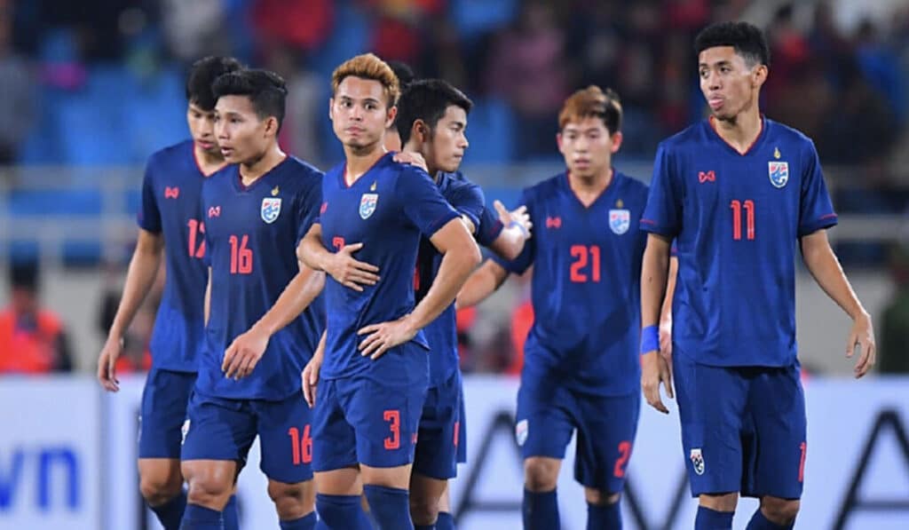 ทีมชาติไทย หล่น