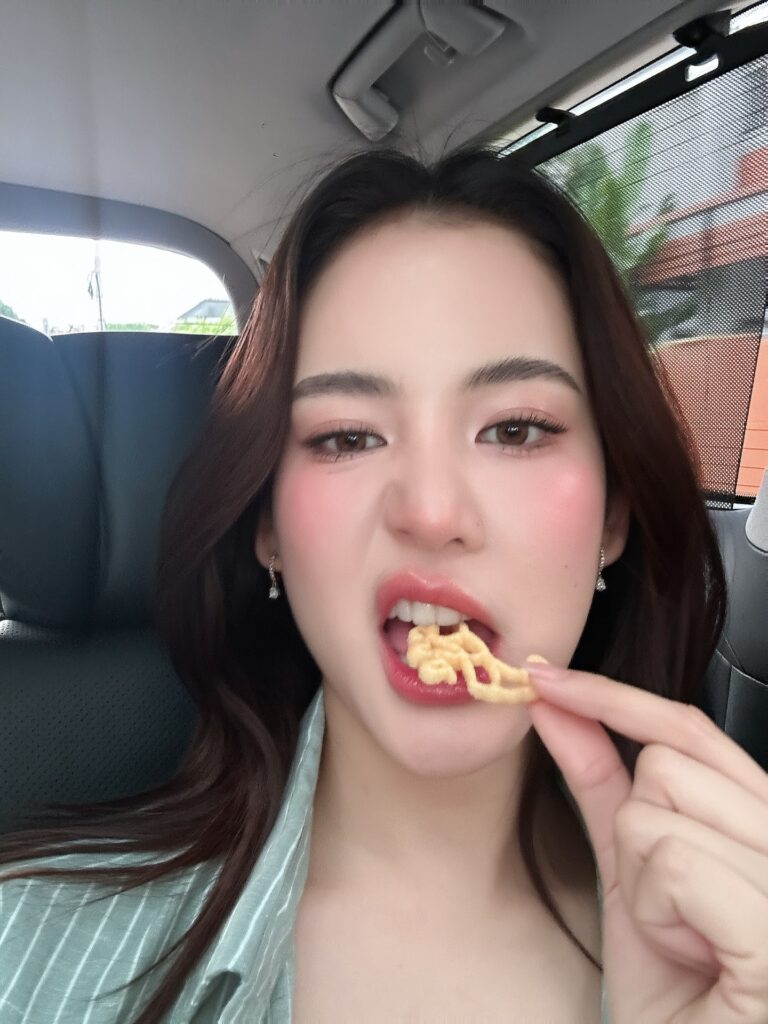 โบว์ เมลดา สร้างเรื่อง
