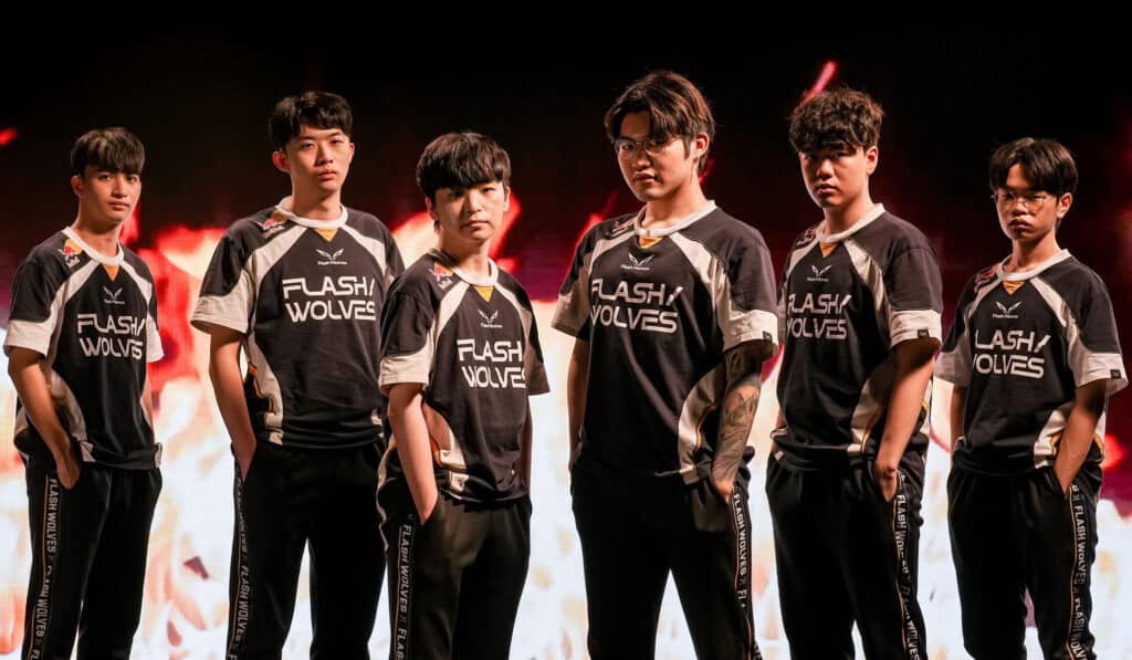 EA พ่าย Flash Wolves