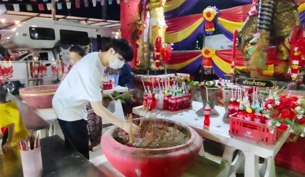 พระเอกลิเก