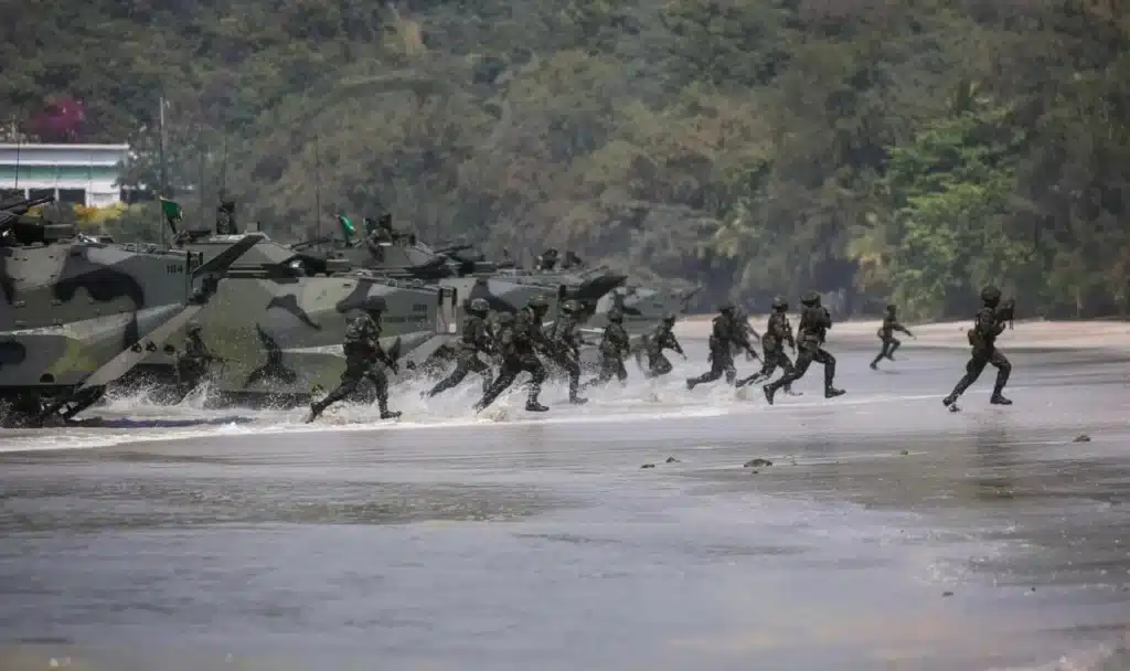 กองทัพเรือเปิดยุทธการ