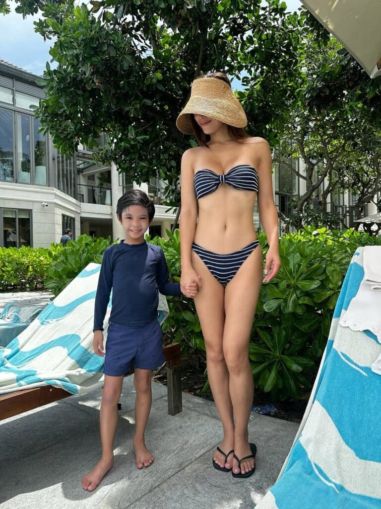 เอมมี่ มรกต ทริป
