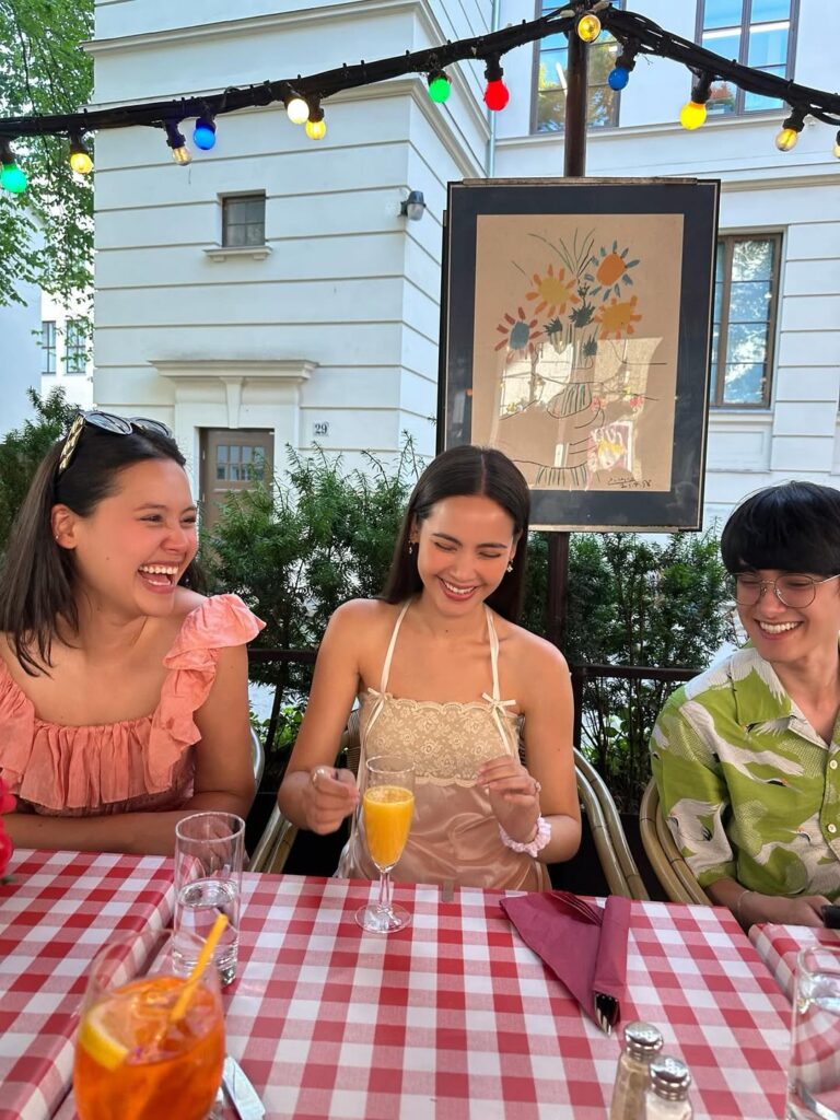 ญาญ่า ภาพครอบครัว