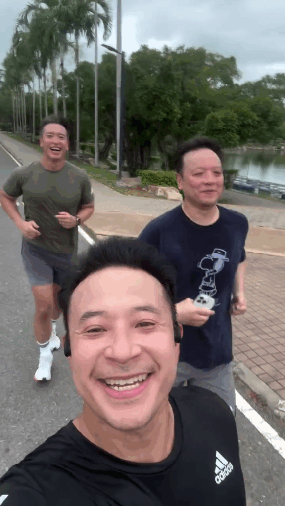 มิค บรมวุฒิ เปิดภาพ