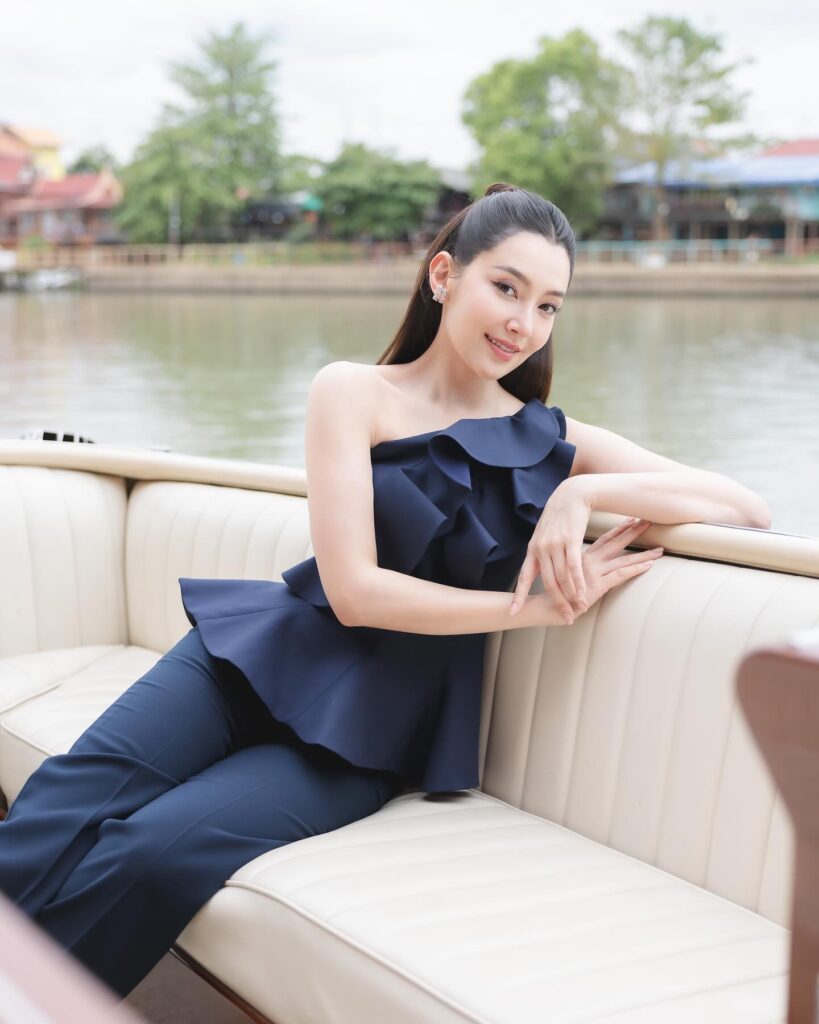 2 ประเด็นร้อน เบลล่า