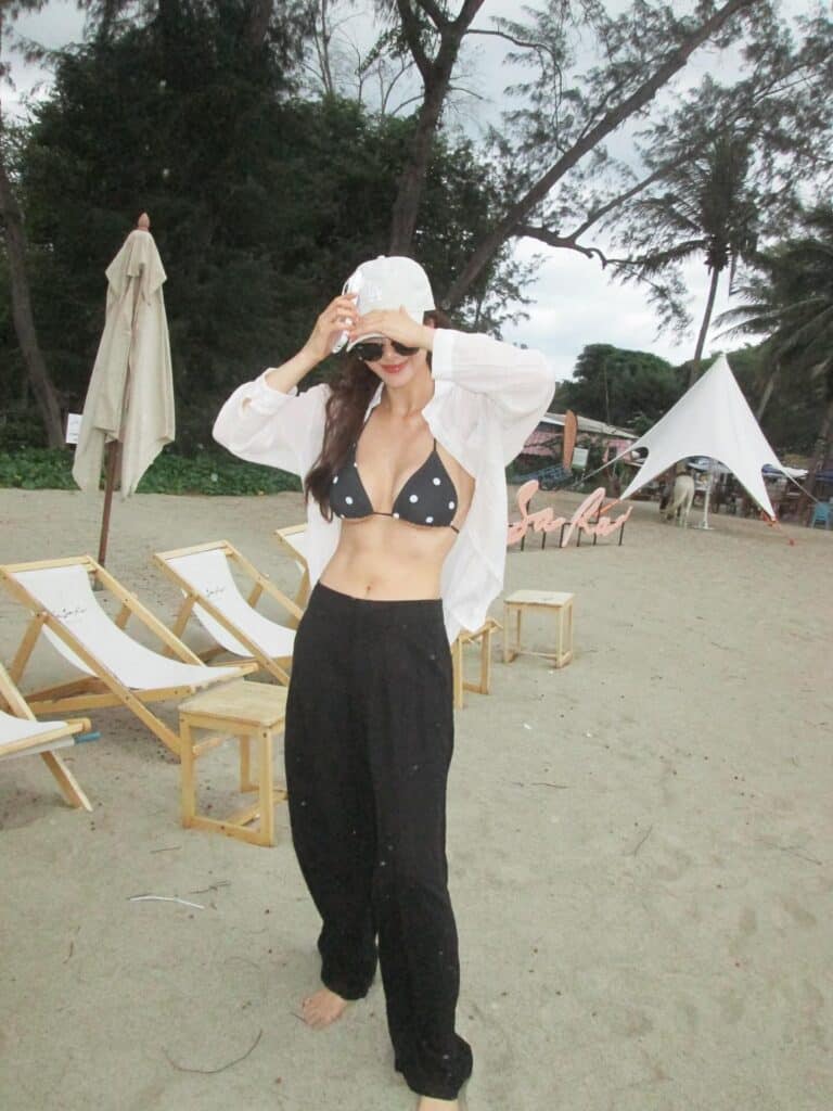 3 ภาพบิกินี่ โบว์