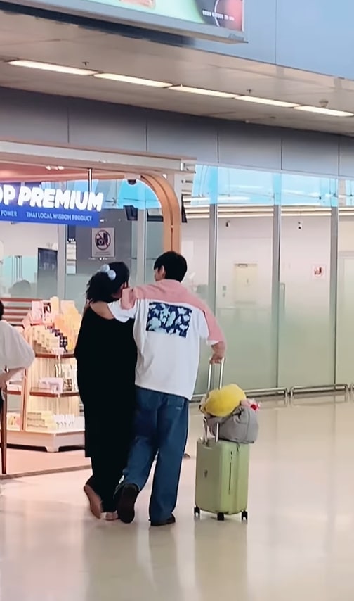 อาเล็ก ส่งโบว์ เมลดา