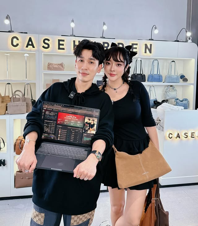 แก้มบุ๋ม สุดอบอุ่น