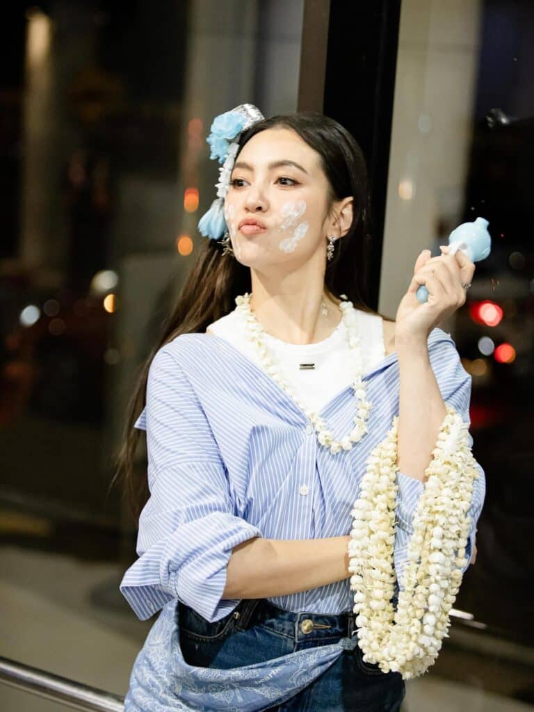 3 ประเด็นร้อน เบลล่า