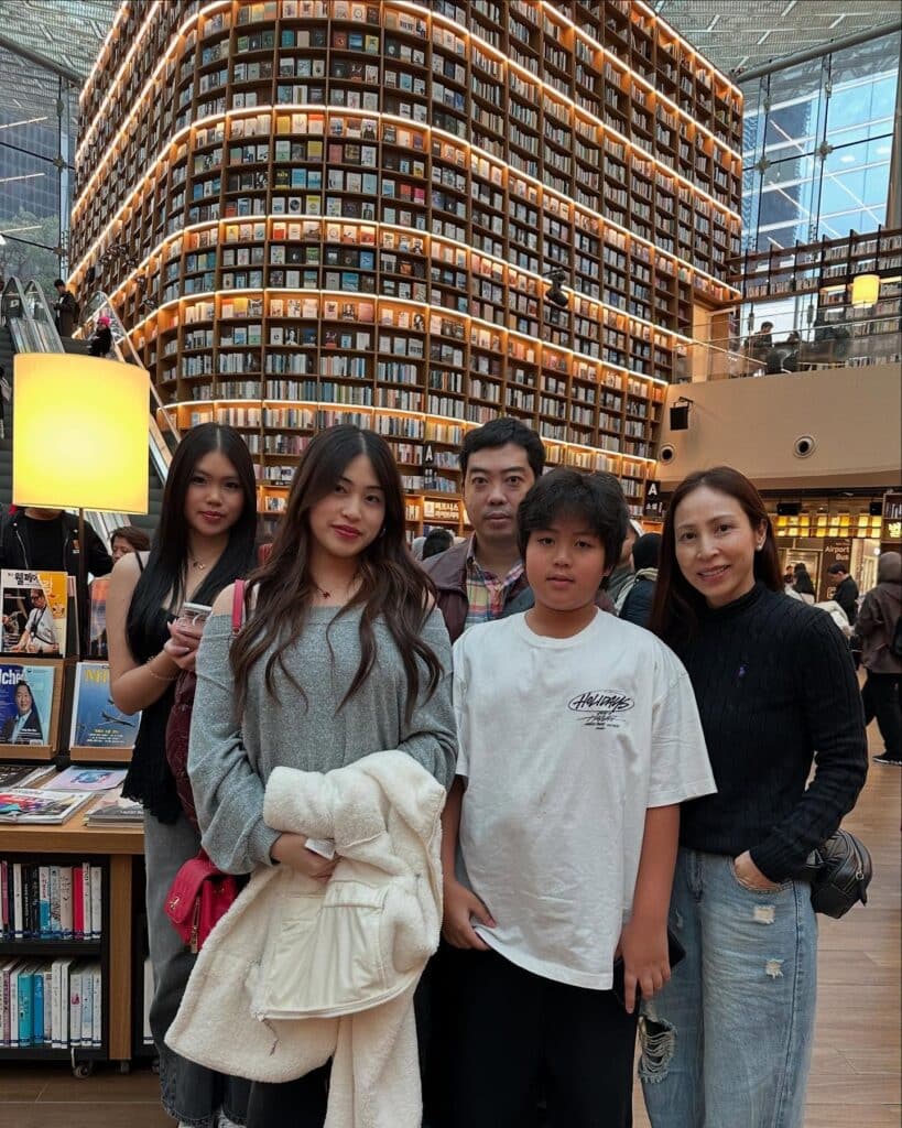 กิ๊ก สุวัจนี เฟรมอบอุ่น