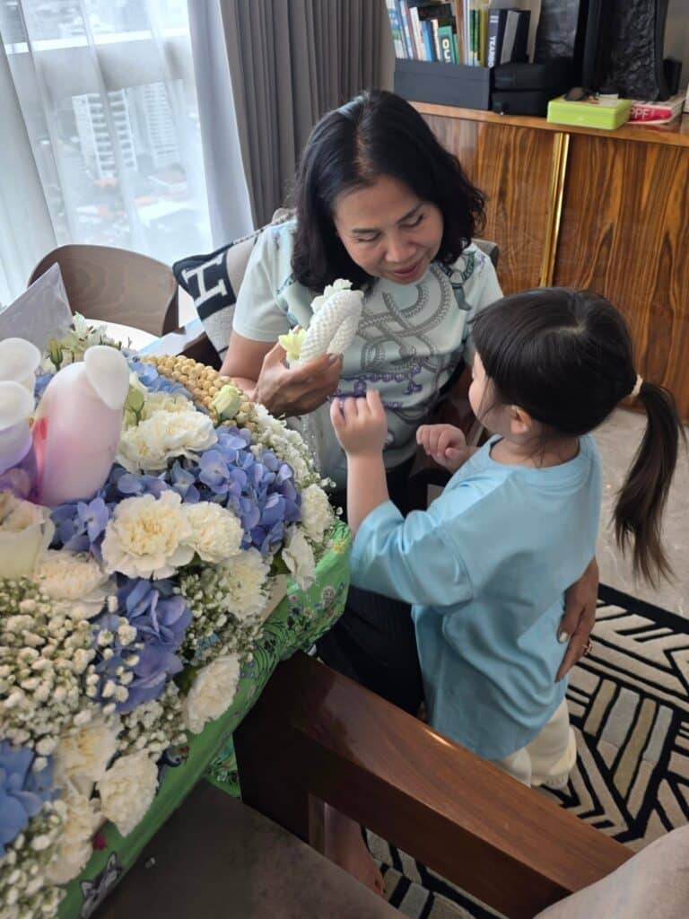 ชมพู่ แพทริเซีย เปิดภาพ