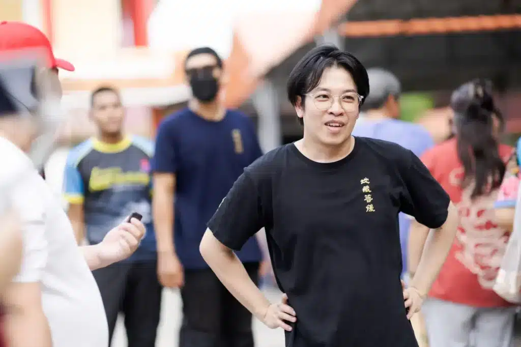 หมอบี ทูตสื่อวิญญาณ