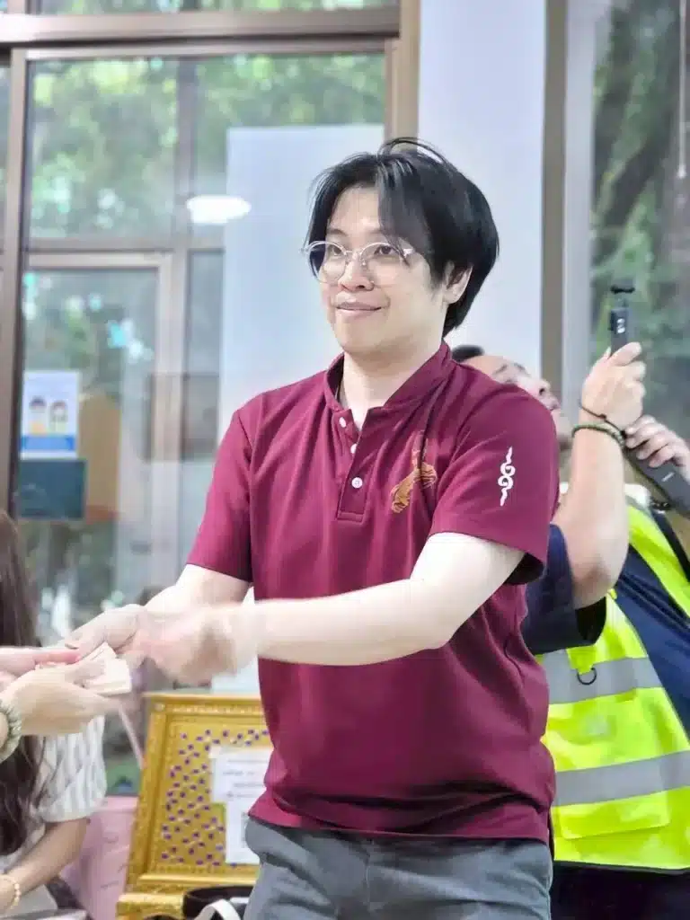 หมอบี ทูตสื่อวิญญาณ