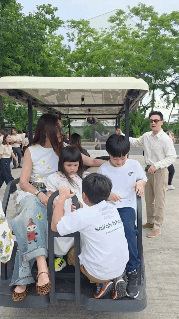 ชมพู่ เปิดภาพ