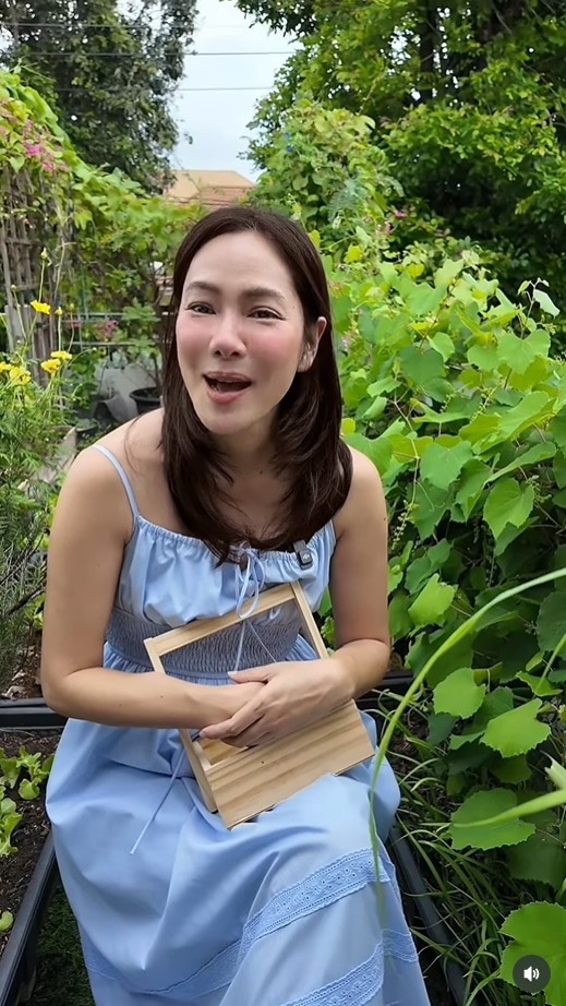 จอย รินลณี อวดองุ่น