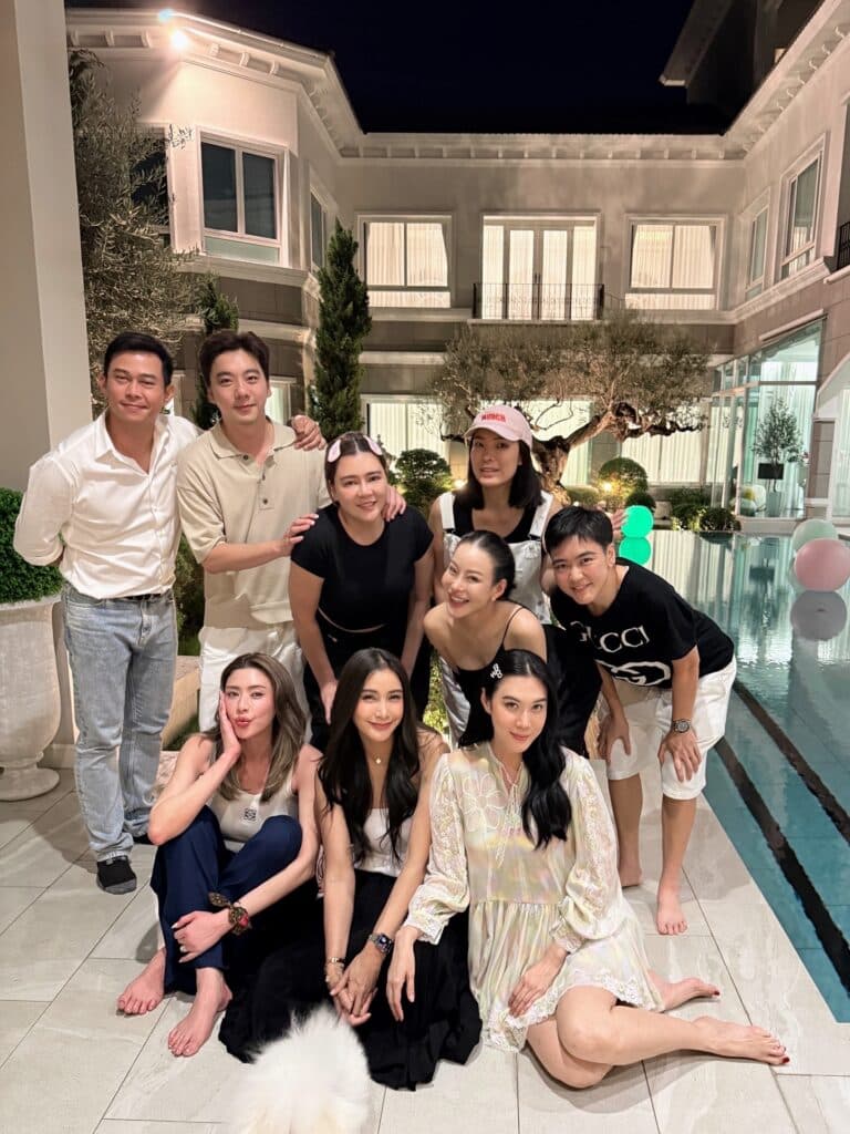 เปิดบ้าน เมย์ เฟื่อง