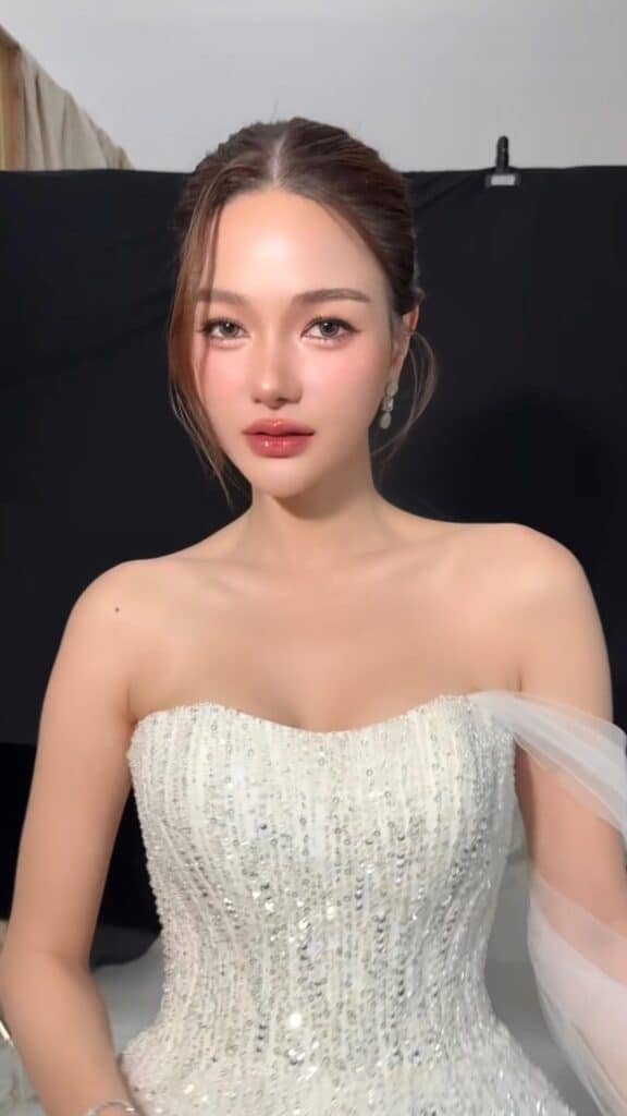กวาง วรรณปิยะ เปิดภาพ