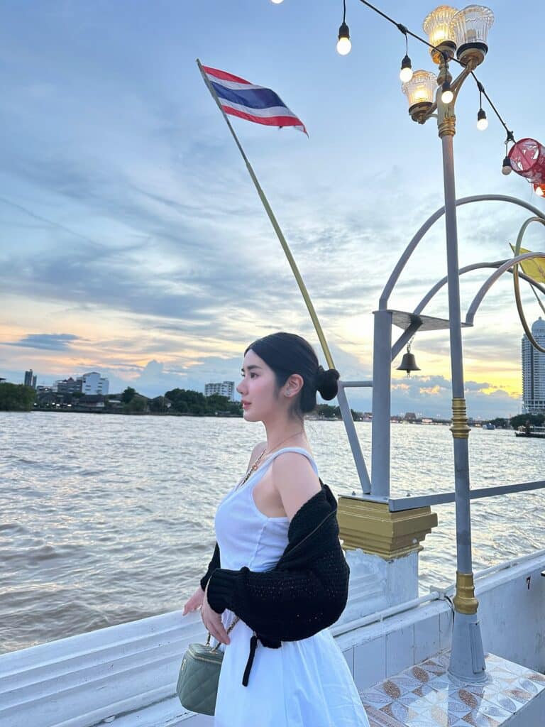 เกือบเป็นเรื่อง นุ่น