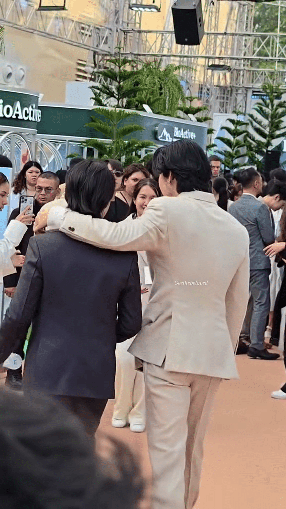 หล่อแพ็คคู่ จี๋