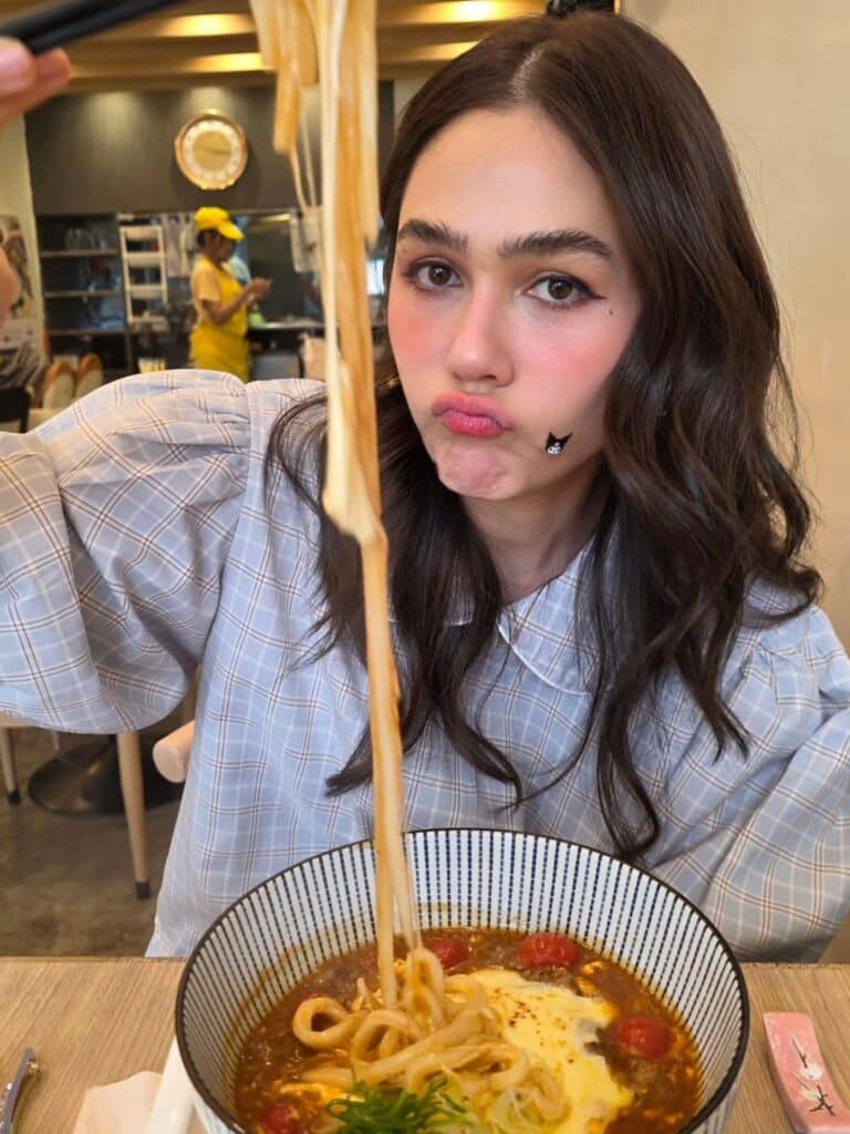 ชมพู่ อารยา